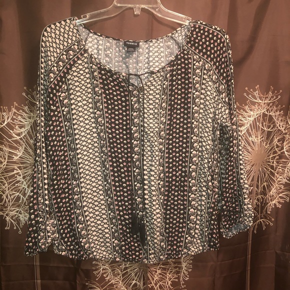 torrid Tops - TORRID Boho Floral Top BLOUSE Size 0  Large 12